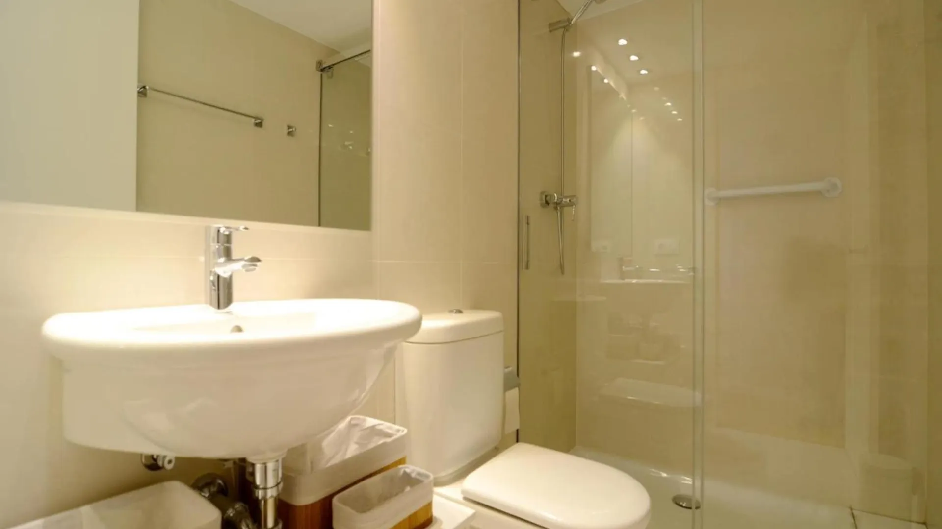The Apartment In Estartit Has 3 Bedrooms L'Estartit Spain
